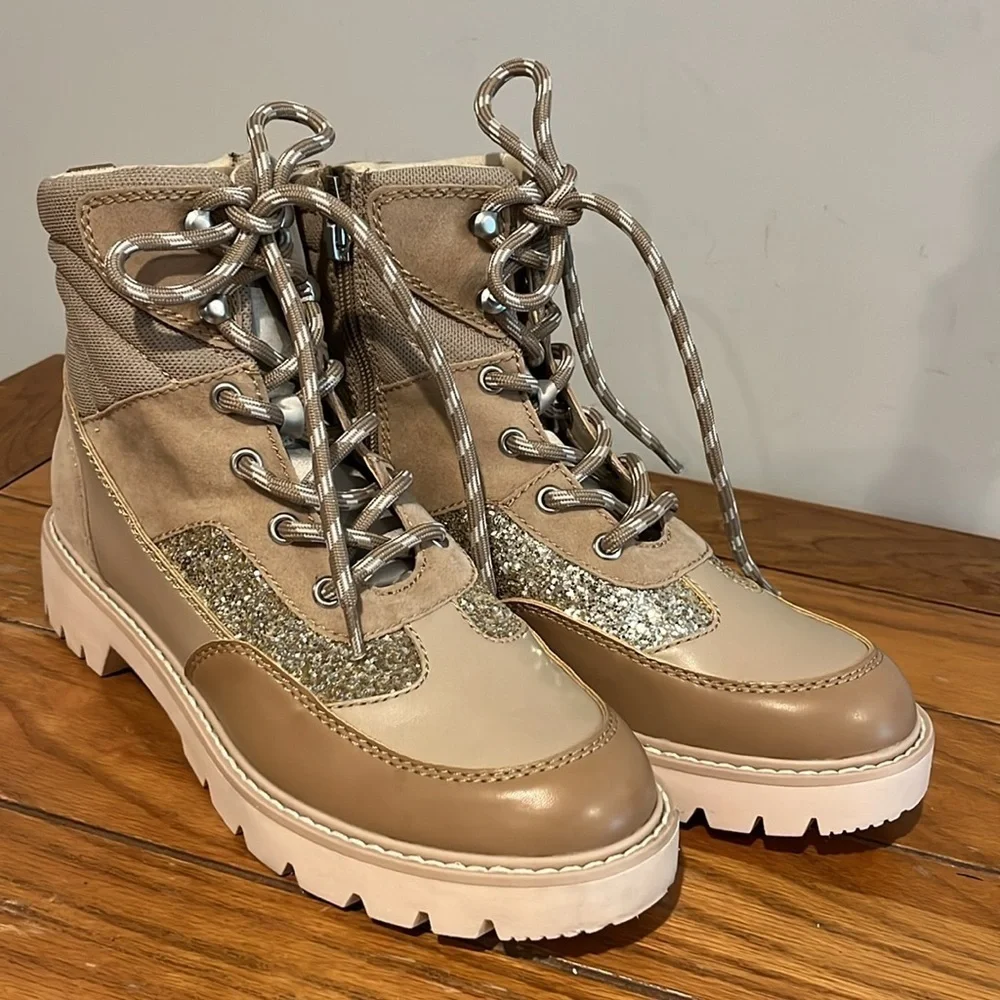 Dolce Vita Pryor Bootie Size 9 M.